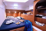 Lavezzi 40. Каюта